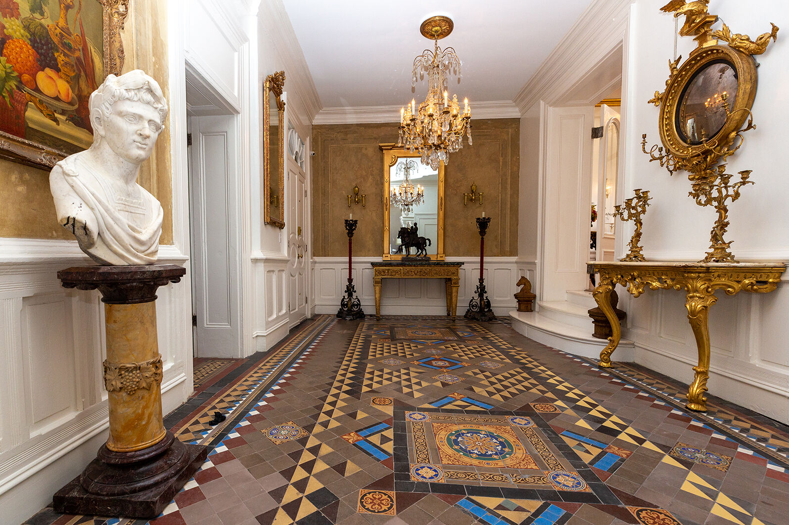 20 South Battery, interior